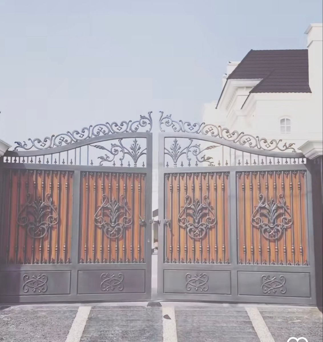 Dekoratif garaj kapısı modeli GK-005